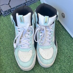 Puma Athletic Shoes - White and Mint